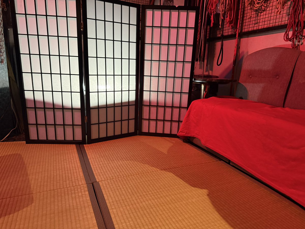 今夜のアルカは和風テイストになります。
着物あります。
着付け出来るスタッフ居ます！
勿論洋服でも大歓迎。