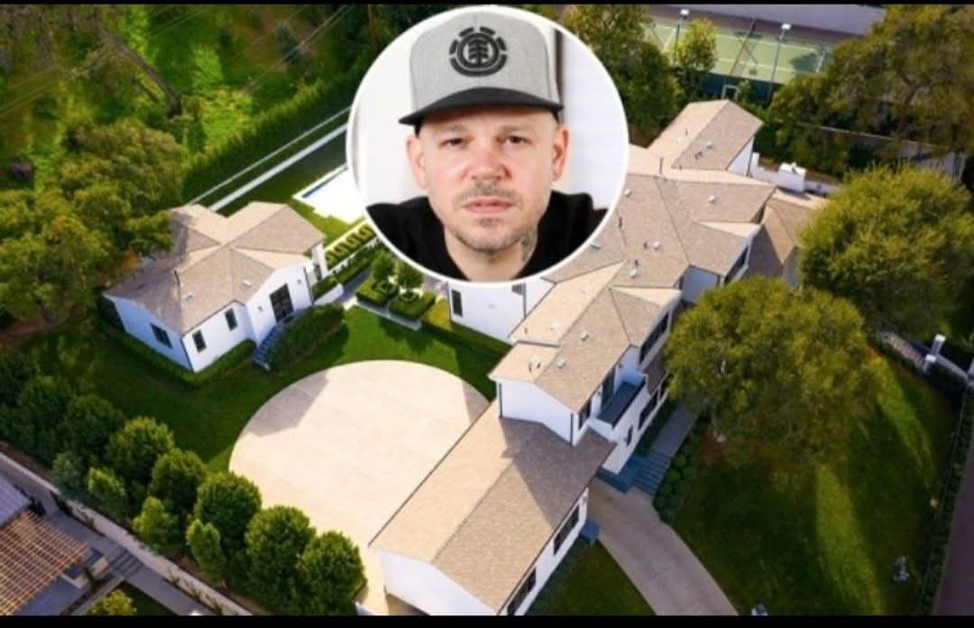 Calle 13 es residente de Encino, Los Angeles (California, Estados Unidos). Allí es que paga impuestos y allí es que vive. No es residente de Puerto Rico, mucho menos paga impuestos y contribuye a nuestro erario. 

En estas Navidades vino a Puelto Rico y ¿donde se hospedo? En el