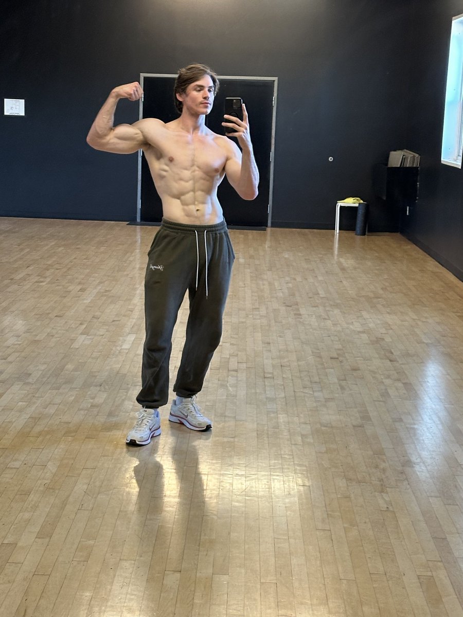 jossalpha1's tweet image. Happy tax day, I deserve it all.