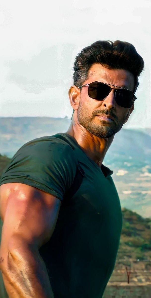 iSudipD's tweet photo. Happy Birthday @iHrithik sir... Shine Bright As Always...🎉🎉🎉🎂🎂🎂
@HrithikRules https://t.co/z2EZuiO2JD