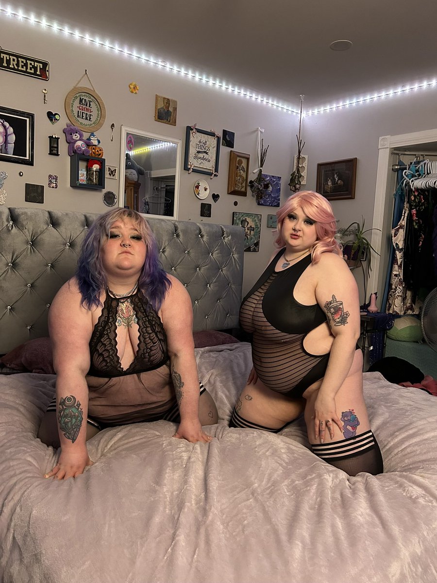 AstraStoned's tweet photo. We’re gonna be around tonight and tomorrow if you need some company 👀👀 
@PrincessVeliab 
Everything you need can be found here 
https://t.co/k8WtUa9XlN https://t.co/Lku2ceG1xn