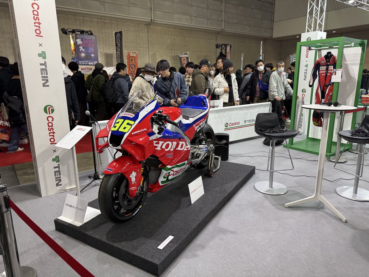 6Happyready's tweet photo. オートサロンにきました。
#castrol https://t.co/BTBcDug1Lk