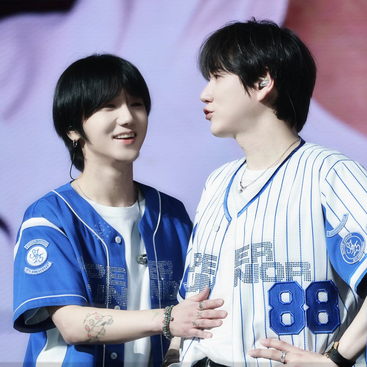 elanie0824's tweet photo. 🐧☁️🇲🇴

#SUPERJUNIOR #슈퍼주니어 #SS10inMacau 
#김강훈 #예성 
#KimKangHoon #Yesung #イェソン
#金康熏 #藝聲 
#규현 #kyuhyun #キュヒョン https://t.co/E4o6BeZoH7