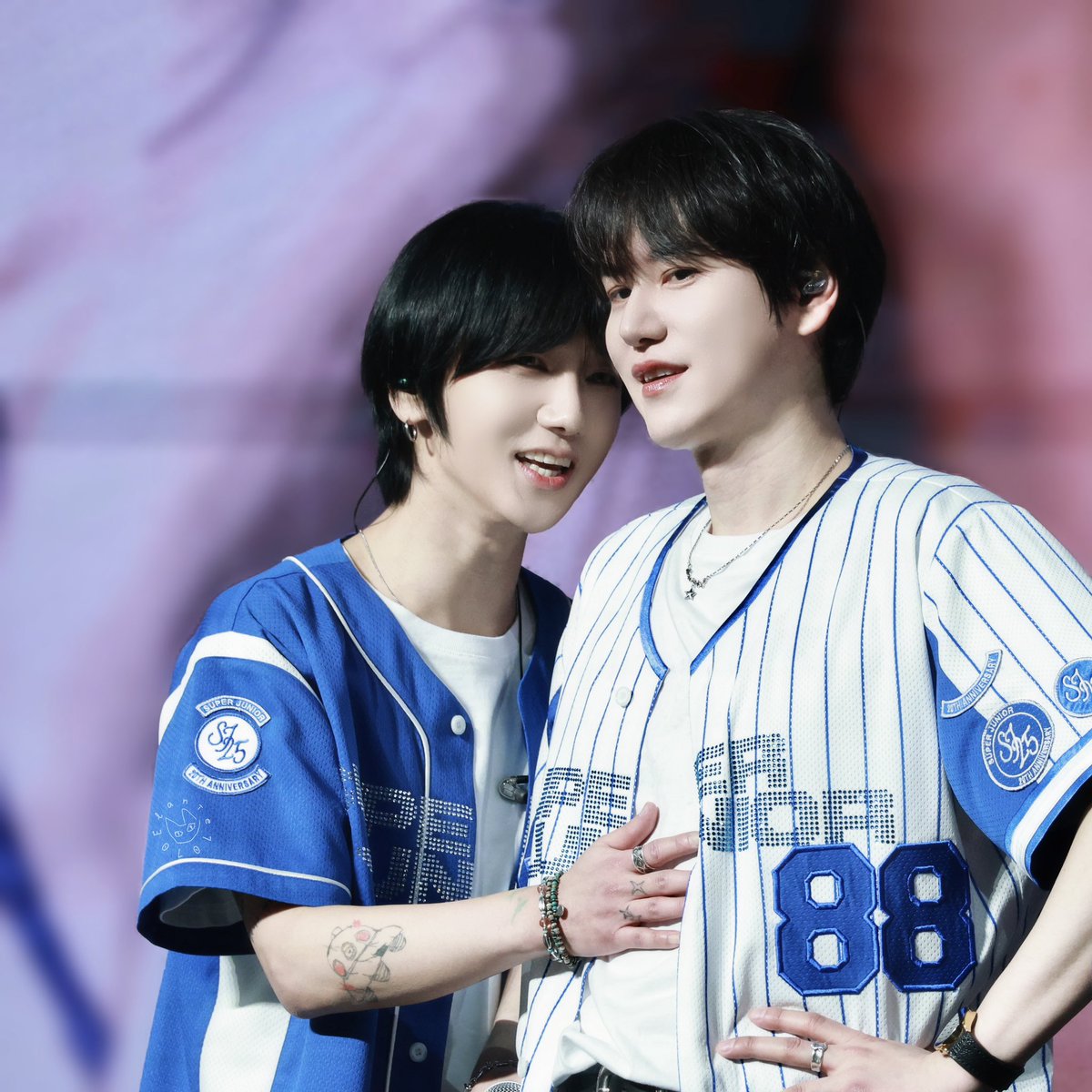 elanie0824's tweet photo. 🐧☁️🇲🇴

#SUPERJUNIOR #슈퍼주니어 #SS10inMacau 
#김강훈 #예성 
#KimKangHoon #Yesung #イェソン
#金康熏 #藝聲 
#규현 #kyuhyun #キュヒョン https://t.co/E4o6BeZoH7