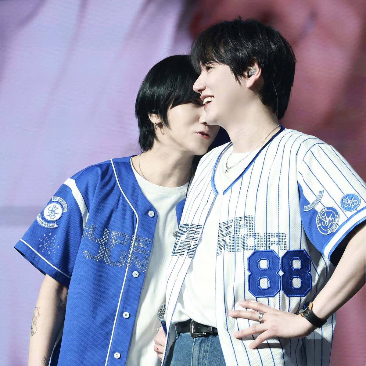 elanie0824's tweet photo. 🐧☁️🇲🇴

#SUPERJUNIOR #슈퍼주니어 #SS10inMacau 
#김강훈 #예성 
#KimKangHoon #Yesung #イェソン
#金康熏 #藝聲 
#규현 #kyuhyun #キュヒョン https://t.co/E4o6BeZoH7