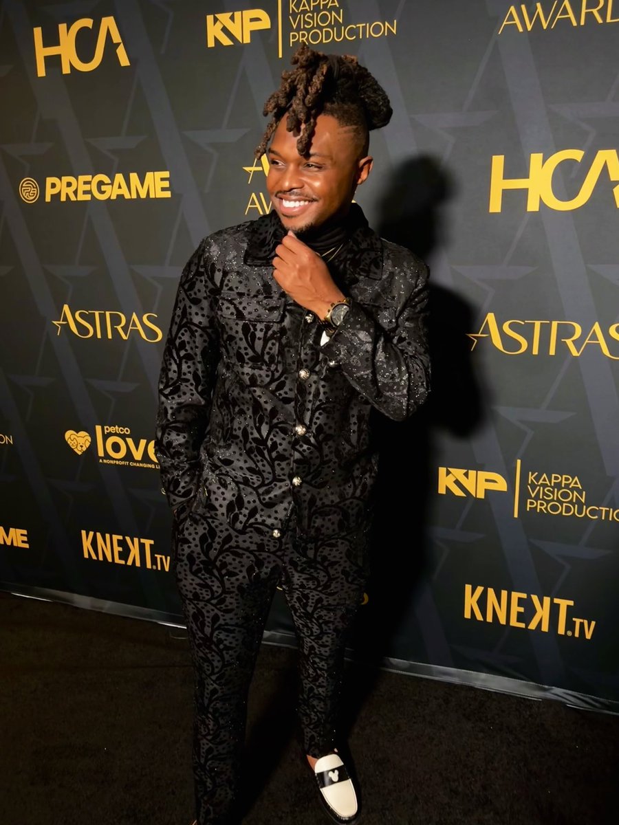 StayFlyLife's tweet image. Award season