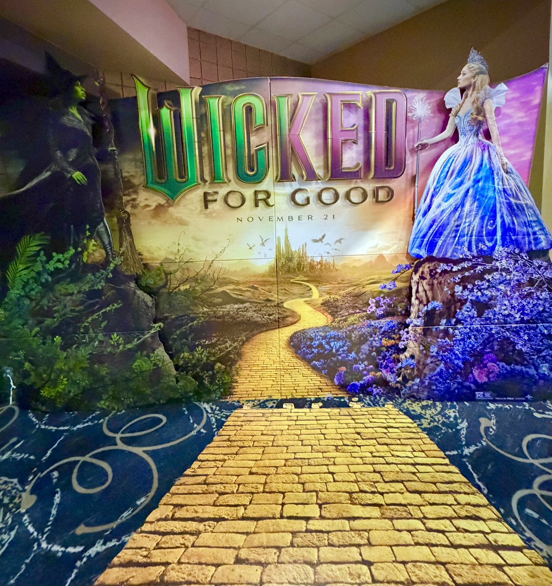 The #WickedForGood movie is what I went to go see with my mother Sharon Oliver-Merchant. We highly recommend for people with families to go see this movie!