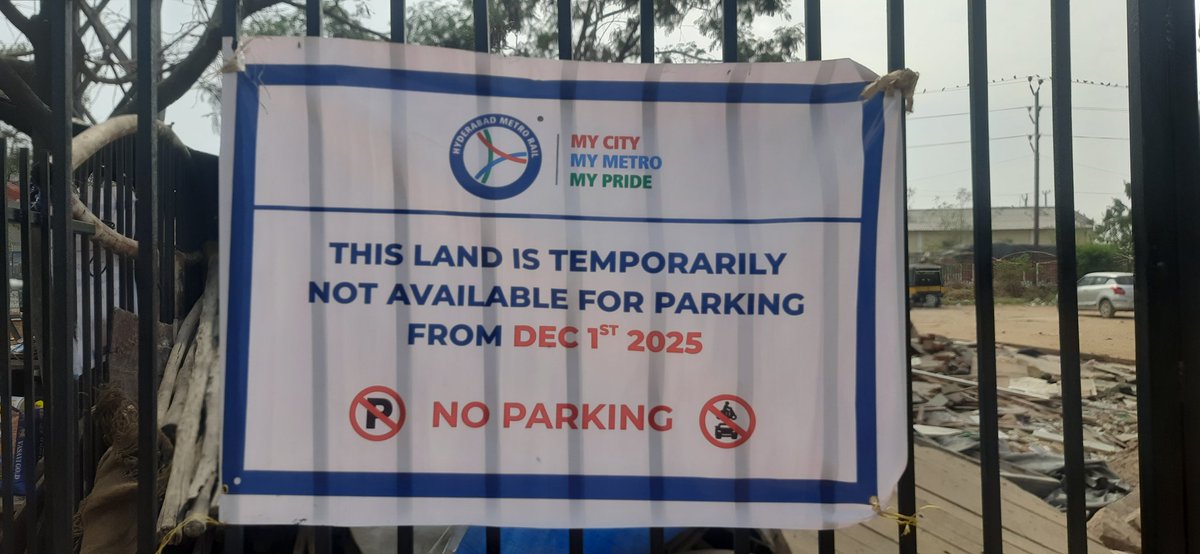 Srivardhan90's tweet photo. @HMRLHydmetro @TelanganaCMO @LTMetroRailHyd @hmrgov There's a notice regarding temporary closure of the LBNagar Free Metro Parking enclosure beside LBNagar indoor stadium,since the closure on Dec1 i don't see ongoing work,what is the reason for closure and timeline for reopening? https://t.co/qiI9HGn0AD