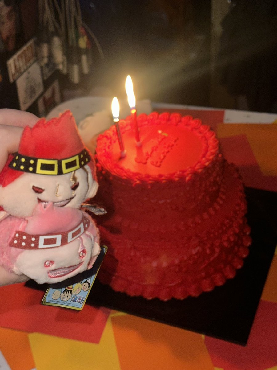 suns1m's tweet photo. 키드야생일추카해,,,.,,... https://t.co/owlcC0e0Rm