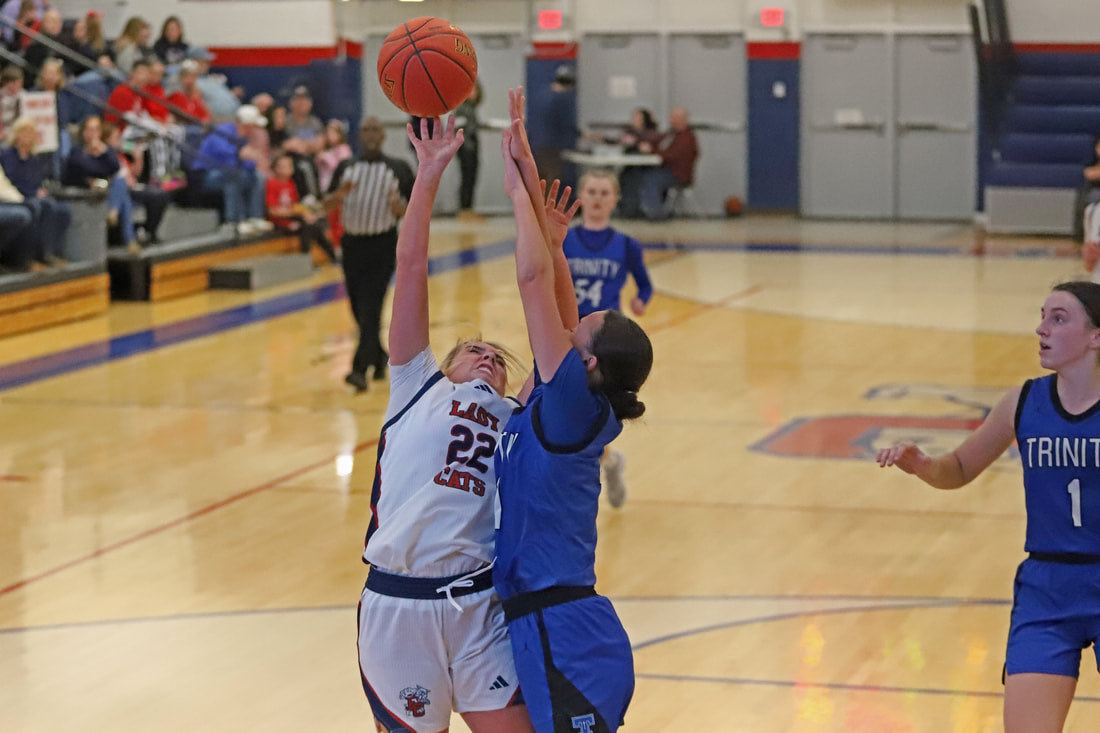 Lady Cats Earn Homecoming Win Over Trinity
edmonsonvoice.com/sports/lady-ca…