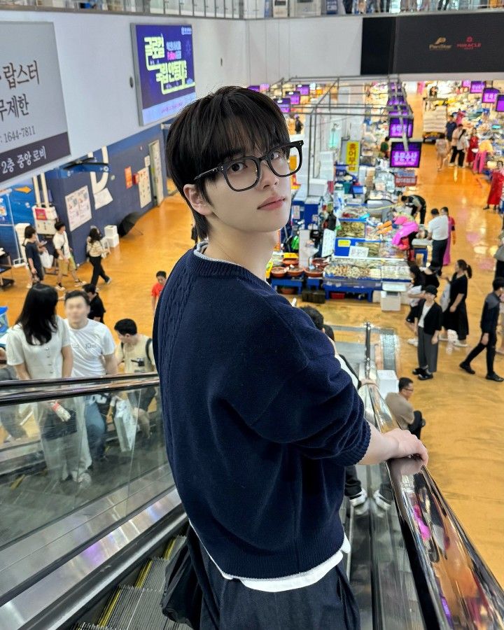 gerryparvezio's tweet image. This morning with my lovely girlfriend. I'm oversleep today but that's not be a real one cuz I dreaming about her on my sleep. I love you sayang. Just taking some photo's for her.. hope she love this tweet more then give another guy love.