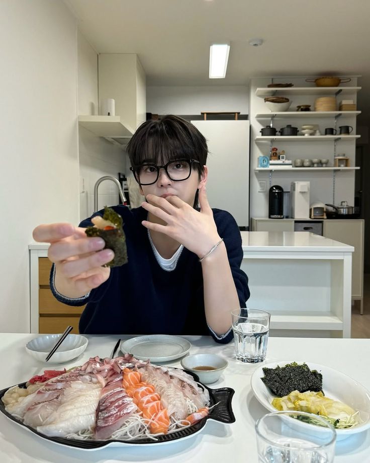 gerryparvezio's tweet image. This morning with my lovely girlfriend. I'm oversleep today but that's not be a real one cuz I dreaming about her on my sleep. I love you sayang. Just taking some photo's for her.. hope she love this tweet more then give another guy love.