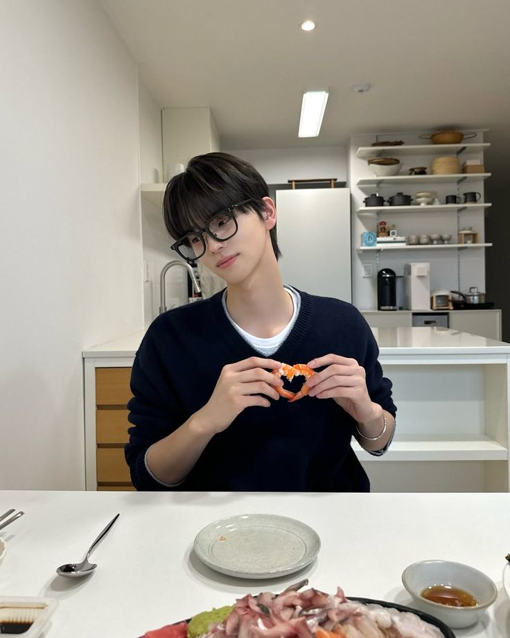 gerryparvezio's tweet image. This morning with my lovely girlfriend. I'm oversleep today but that's not be a real one cuz I dreaming about her on my sleep. I love you sayang. Just taking some photo's for her.. hope she love this tweet more then give another guy love.