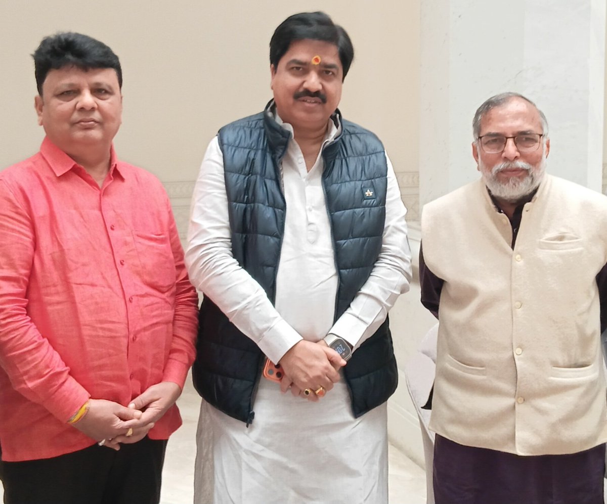 chandangoswami's tweet photo. @PremShuklaBJP with shri MADHAV BHANDARI Senior Leader BJP Maharashtra https://t.co/5qpqgFqTtA