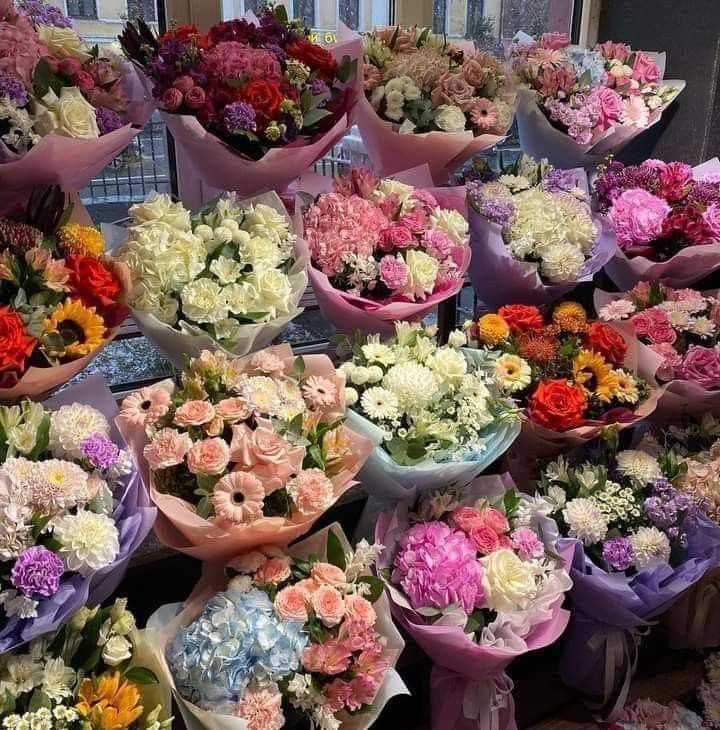 i3Moment's tweet image. Flower bouquets