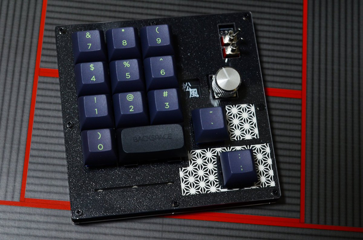 自作キーボードキット The Endpoint YMG WORKS 生まれたてのキーボードを連れて駆け回った1年｜YMG Works