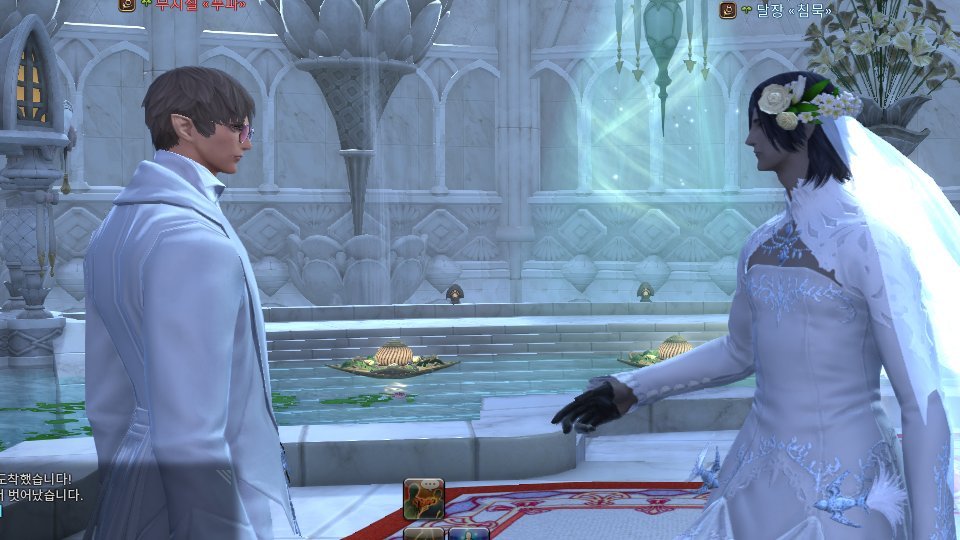 안녕하세요 여러분 
제가 언약하게 되어서 본계에도 소식 전하러 왔습니다
1월 17일 (토) 오전 0시 펜리르에서 해요
오실 분 인겜 연락주시면 청첩장 드릴게요

드레스코드는 핑크입니다