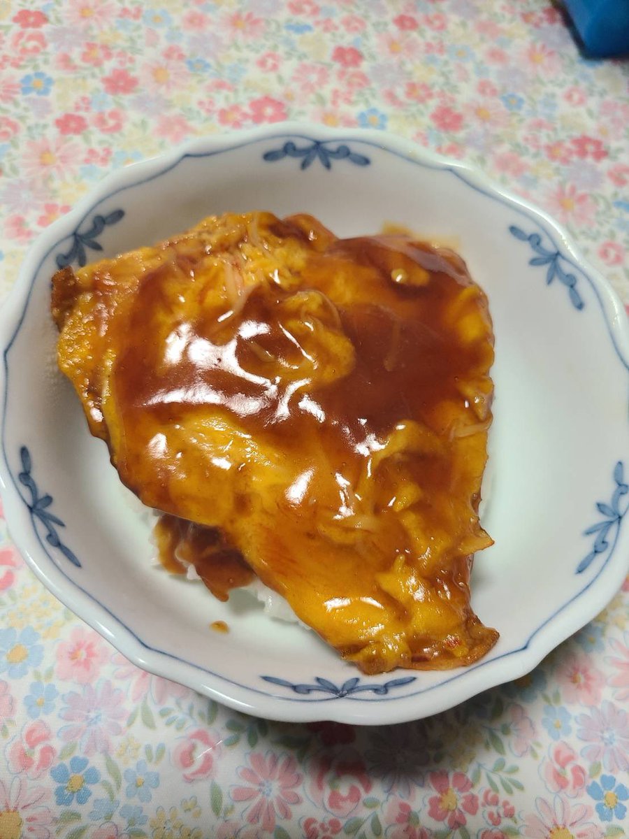 Tomocchy's tweet photo. 週刊天津飯359
ウエダストアー(静岡県島田市)
島田市の惣菜屋さんでかに玉をみつけたので、オンザライスで天津飯にしました。
#天津飯 #天津丼 #あんかけ #甘酢あん #甘酢派 #天津ハンター #天スタグラム #tenstagram #週刊天津飯 #あやちゃん #ウエダストアー #島田市 #中溝町 https://t.co/yz1s05hJTc