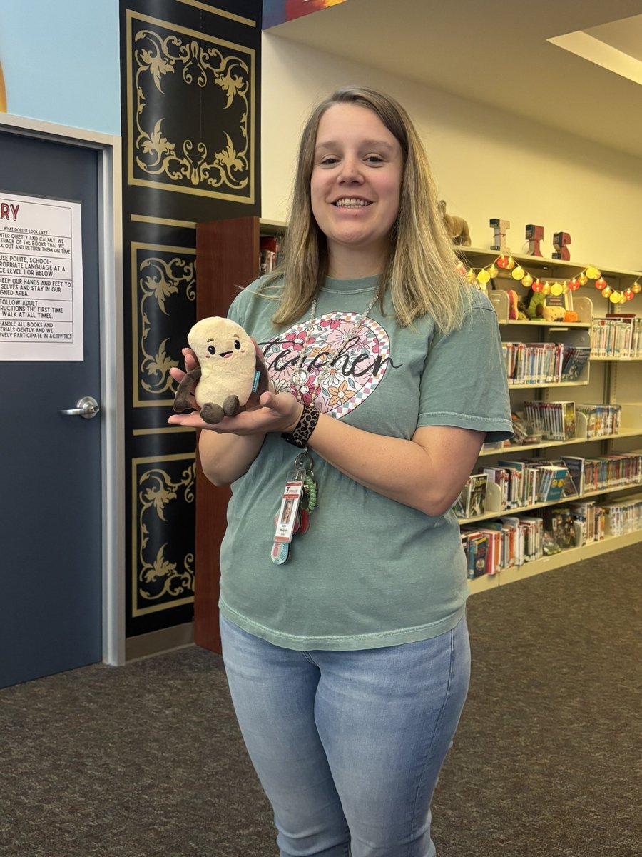 tisreads's tweet photo. Check out Ms. Mik, an amazing teacher at @TISDTIS! She earned her Benny Bean from @zoobeanreads for having outstanding class participation! Awesome! @TISD_Libraries #ReadLearnCreate https://t.co/T4BUVhmJm3