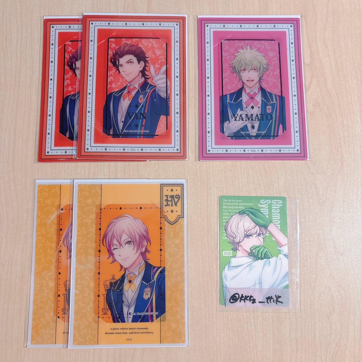 kkky_ttik's tweet photo. 【交換/譲渡】うたプリ ワンダーランド ビジュアルカード ビジュカ

譲:瑛一 綺羅 ナギ 瑛二 ヴァン 大和
求:シオン or 定価

レア⇄レアでの交換。ただいま会場内におります。ある程度交換が見つかりましたら定価譲渡へ切り替えます。よろしくお願い致します。 https://t.co/C3UTaqT0Qy