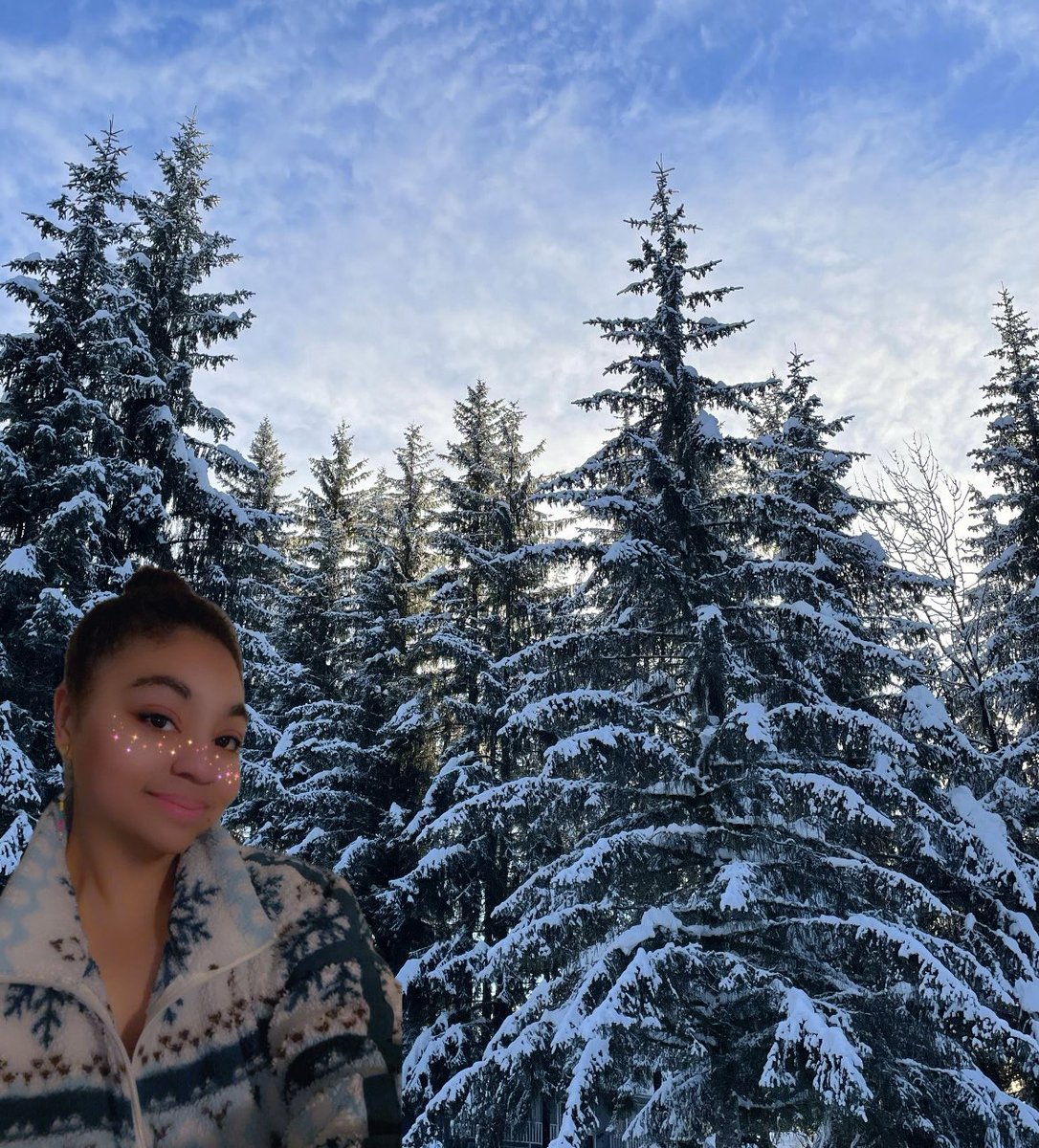 MadamMynx's tweet image. Decided to post a picture for today instead of a question 😅 it was rough today at work. Plus, have y’all heard about the weather in Juneau right now?! It’s no joke!! #365daychallenge #mynx #holdat #여루야 #alaskalife