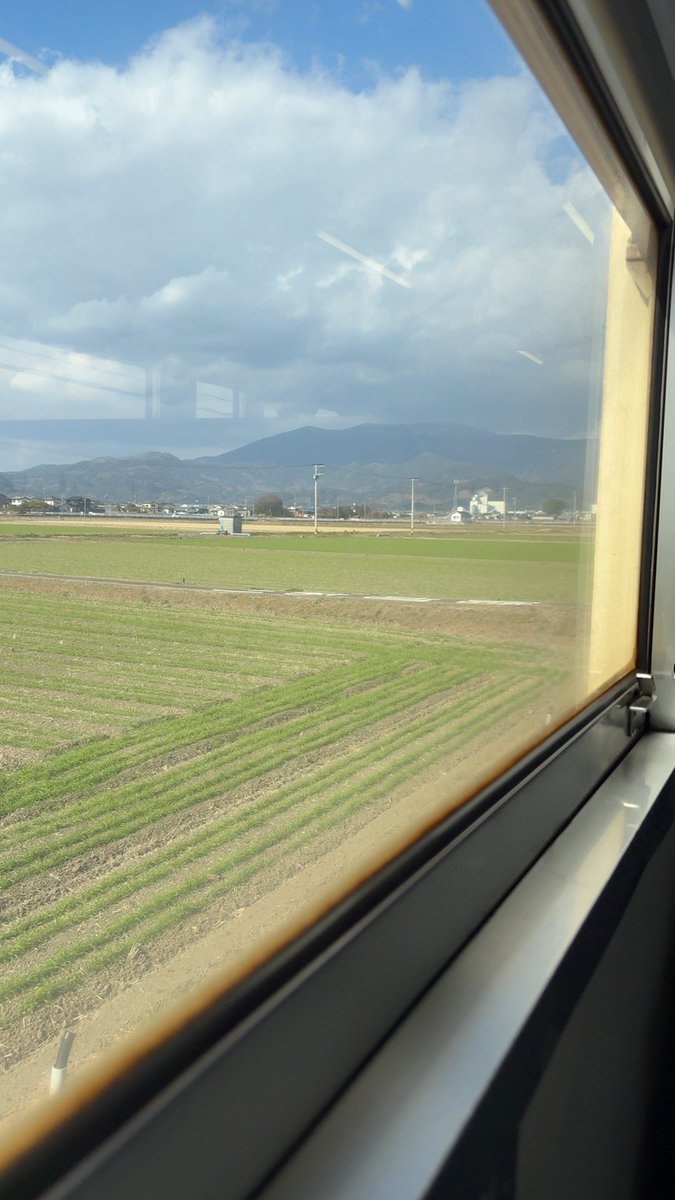 各停のこの風景見て暖かい日差しの中ゆっくり読書するための運賃だと