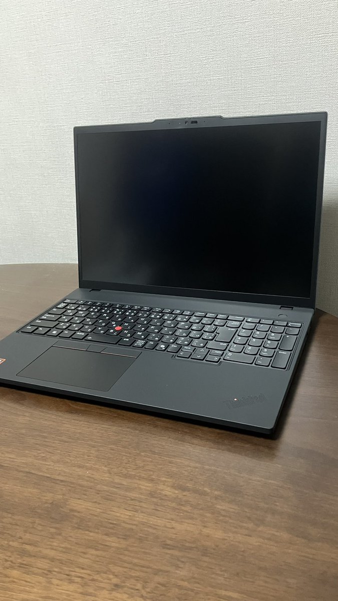 わぁーー！ついにパソコンが到着！💻✨

これでAfter Effectsもサクサク動くようになるかなー！😆