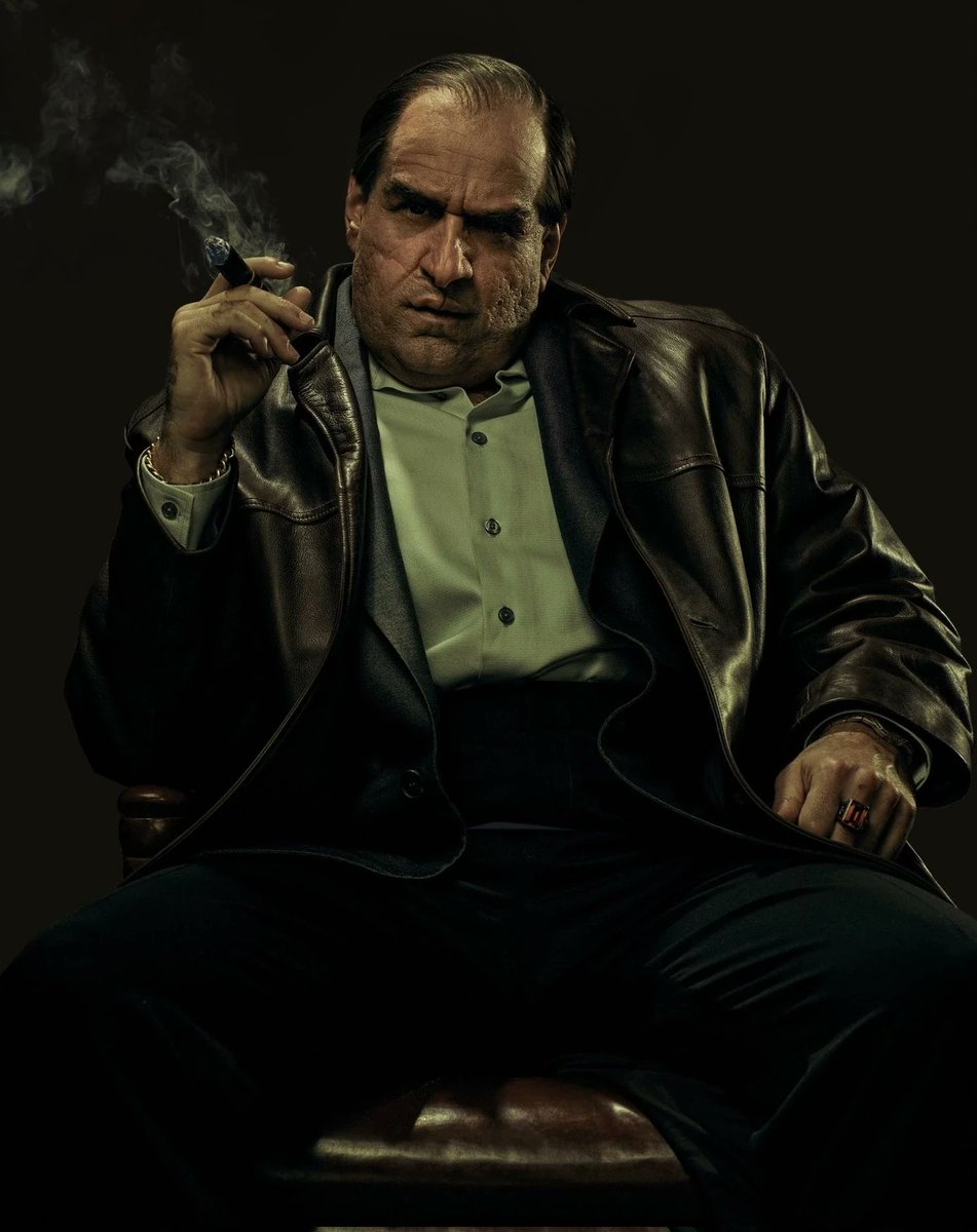 hi6_ro's tweet photo. @4vumj راح اختار الملك طبعاً 👌🏻 https://t.co/g2k1gJtyEg