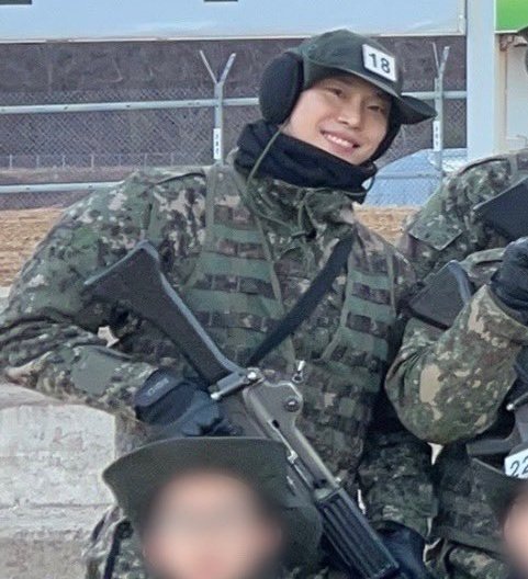 AboutDoyoung21's tweet image. Recruit Kim Dong Young is receiving his first paycheck today, reportedly 750,000 won (~$514).