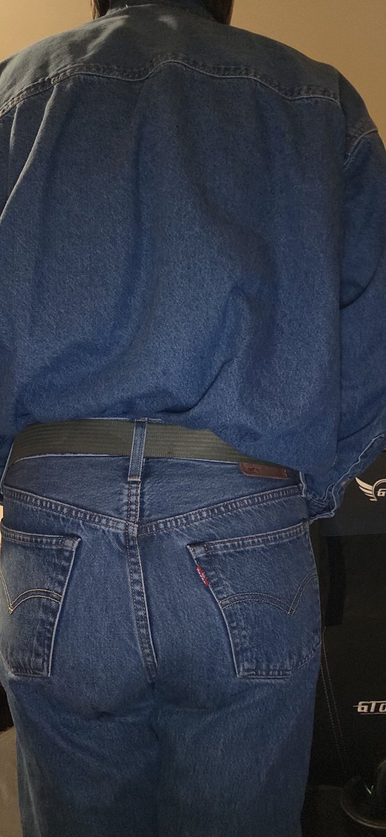 While walking home the other day I got really desperate for a poo and ended up pooping my pants and had to walk the rest of the way home in poopy pants