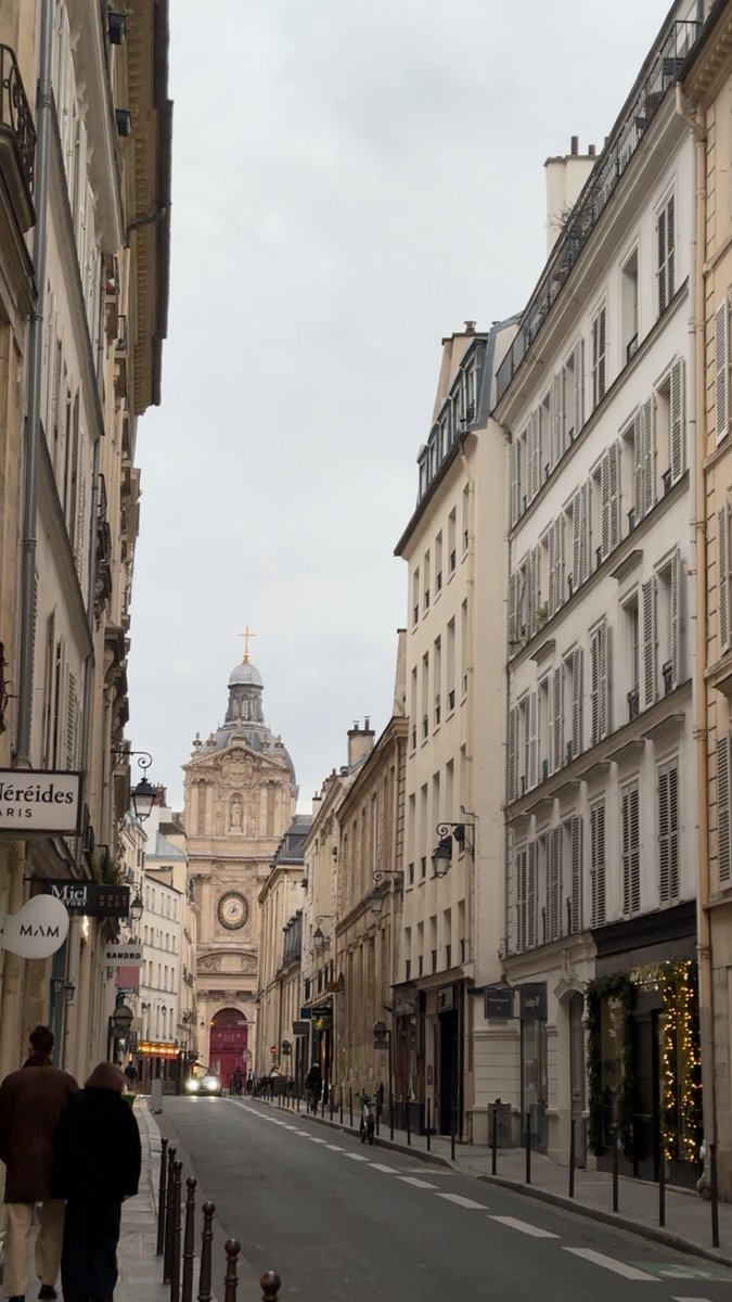 HNicolasCornejo's tweet photo. New years paris 2026 https://t.co/2d4vLb9e1K