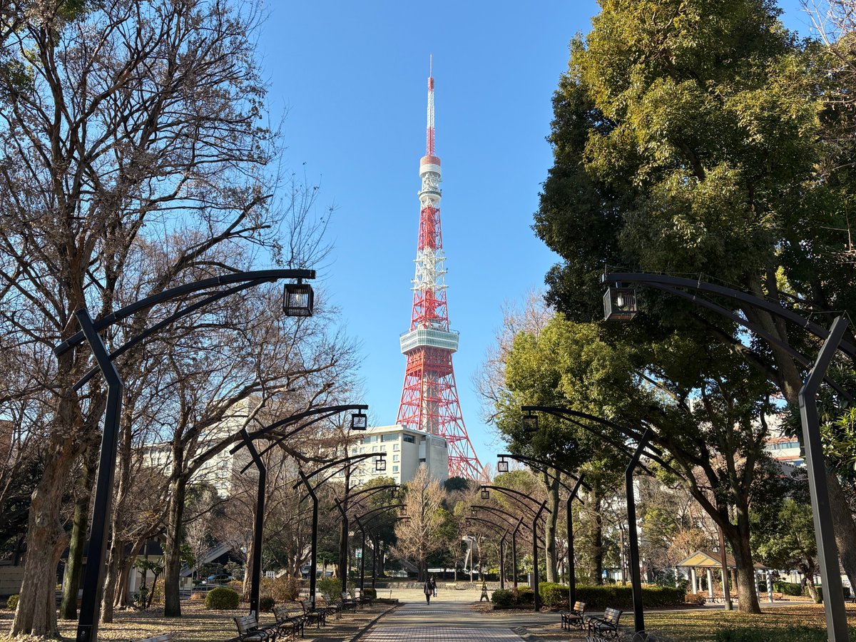 westside0709's tweet photo. 先月の大転倒では前歯もぶつけました😖
歯🦷は折れなかったものの痛みと水や空気で歯にしみることが続いていて、歯医者に行ったら案の定、細かいレベルで歯が欠けていたため、神経処置し痛みとしみが良くなりました✌️
ラン時に吸う空気でさえ激痛だったので助かった～😆
夜ラン🏃は皆様足元ご注意を❗️ https://t.co/RP3wgoUivB