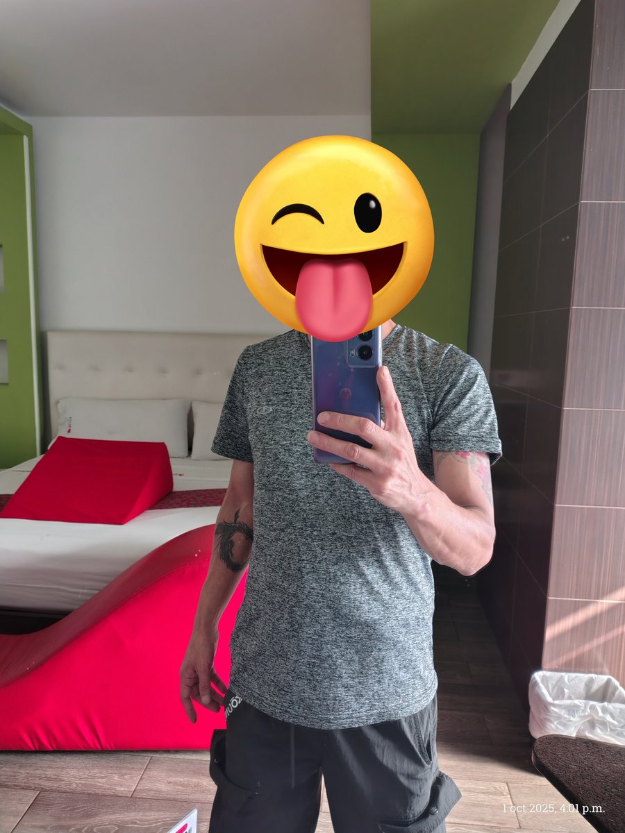 Doppelganger08's tweet photo. Alguien por plaza Ermita para hacer algo rico? con lugar toda lanoche https://t.co/ku94TKbnkp