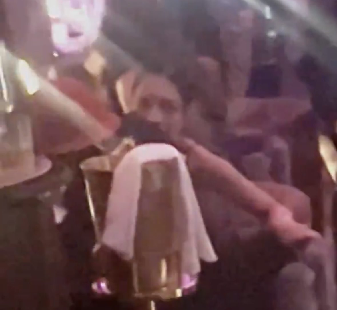 shonimers's tweet photo. the body language??? 

another reminder that not because you don't see them update online doesn't they don't see each other offline 🤌🏼 https://t.co/JwVHqAYEaV