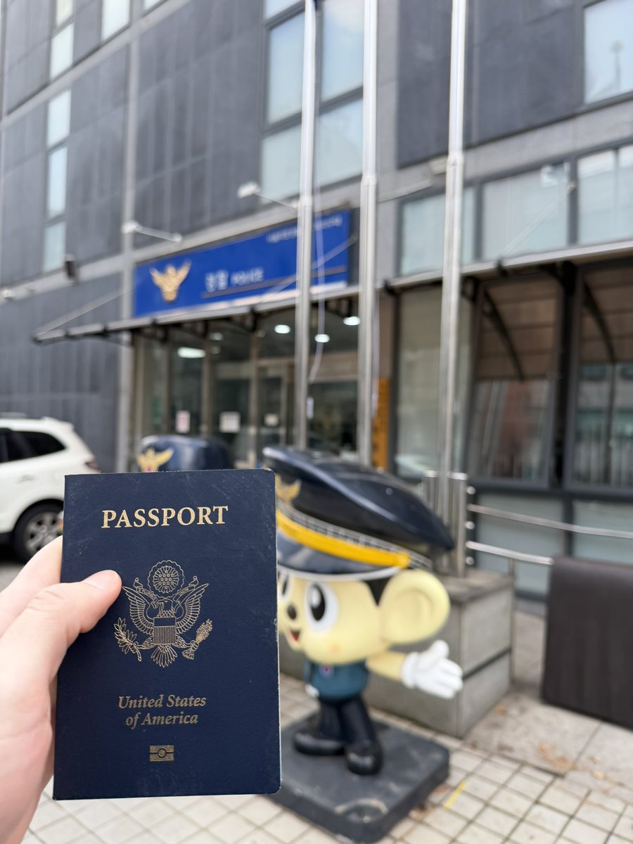 Cookiemanman's tweet image. A Night In Hongdae 🤣🤣