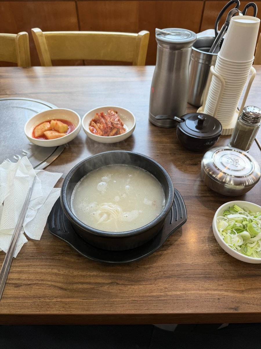 Cookiemanman's tweet image. A Night In Hongdae 🤣🤣