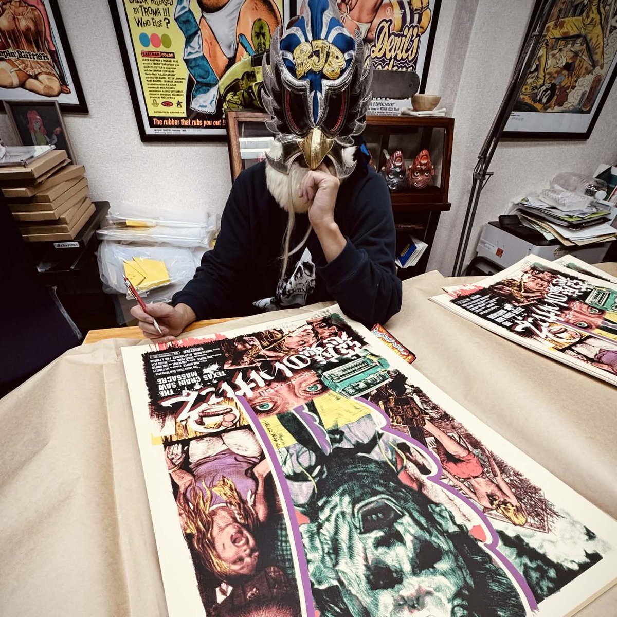 1月17日以降にEROSTIKAで購入できるポスターは、シルクスクリーン