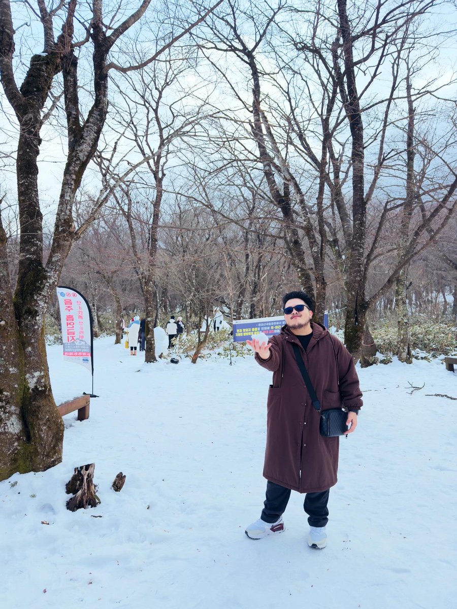 dcmac720's tweet photo. Enjoying Mt. Hallasan! ❤️🇰🇷 https://t.co/La4r51hN6P