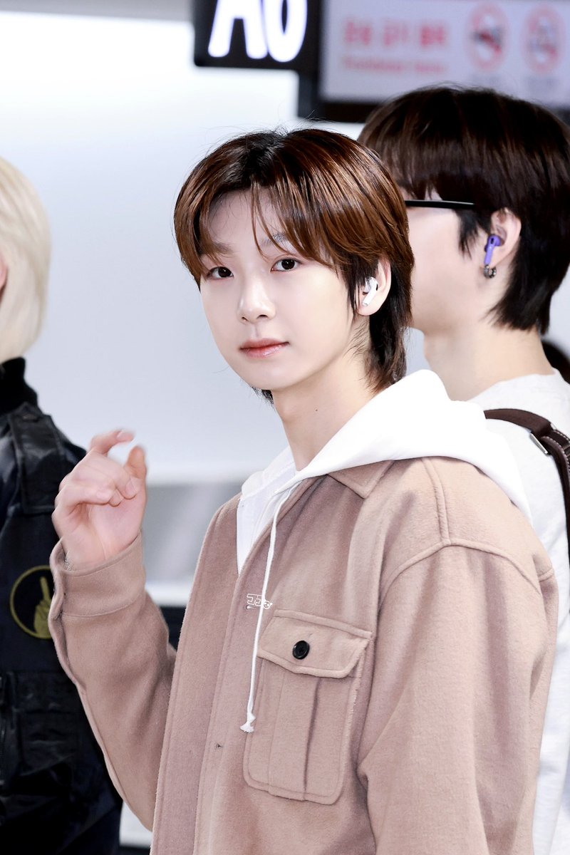 kyimbbdll's tweet photo. 250110 GMP🛫

#카이렐 #KYRELL #앰퍼샌드원 #AMPERSANDONE https://t.co/Er1qk1gi7Y