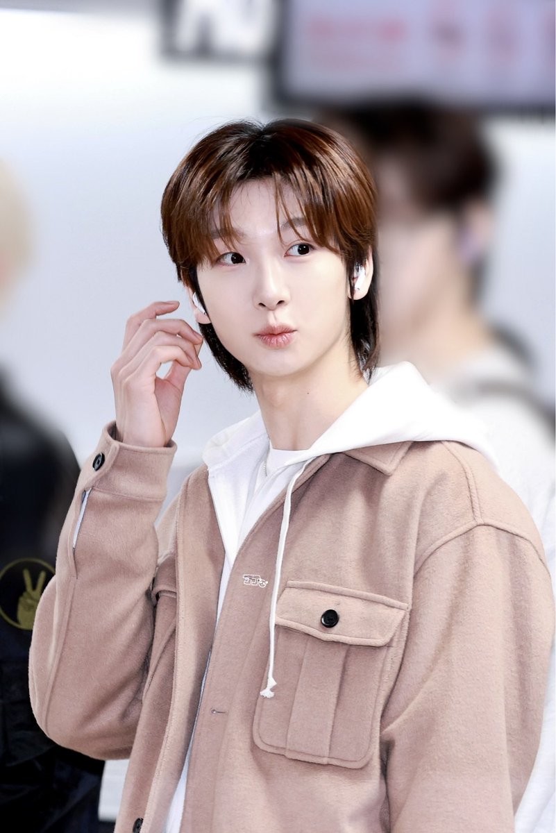 kyimbbdll's tweet photo. 250110 GMP🛫

#카이렐 #KYRELL #앰퍼샌드원 #AMPERSANDONE https://t.co/Er1qk1gi7Y