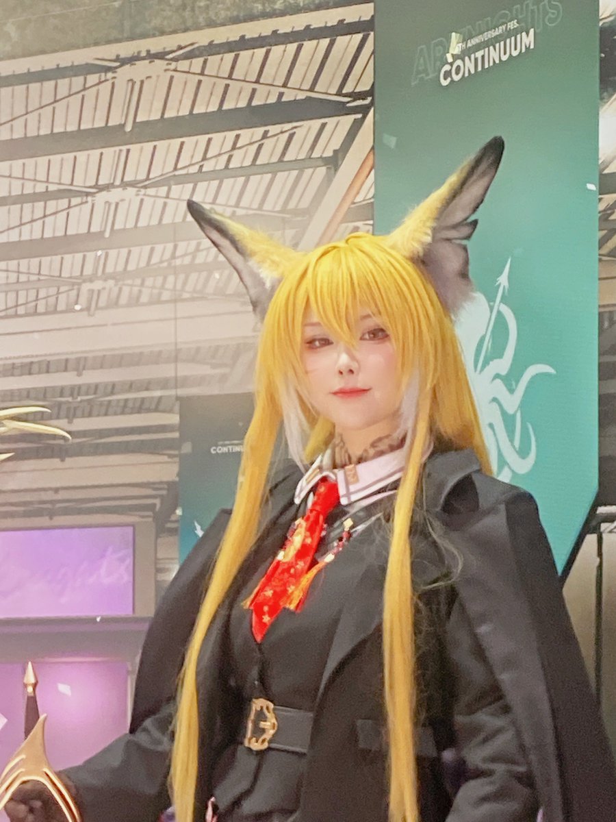 公式レイヤー様のイングリッドさん(※ウルピスフォリア)めちゃくちゃメロすぎて最高なんすよ……実在してるんすよイングリッド・ヴェネツィアが……