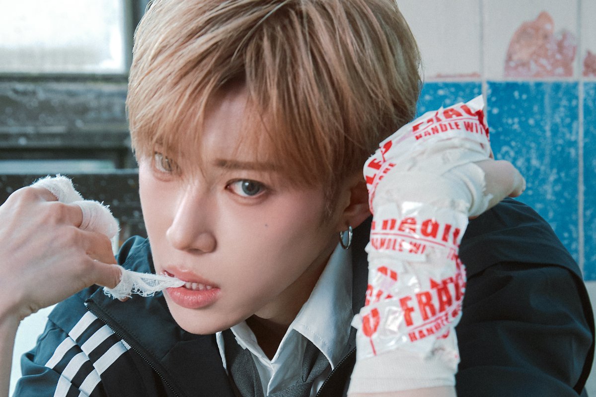 soompi's tweet photo. #ALPHADRIVEONE's #Arno To Partially Sit Out Debut Activities After Suffering Fracture
https://t.co/Nzrz1s81Ty https://t.co/NzEncbupEx