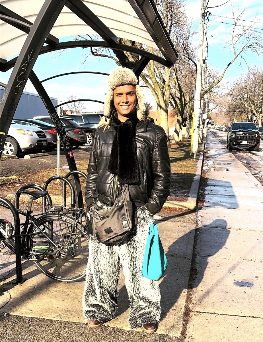 HanomanMarc's tweet photo. Toronto winter uniform #layered https://t.co/vE5Pqe2WyI