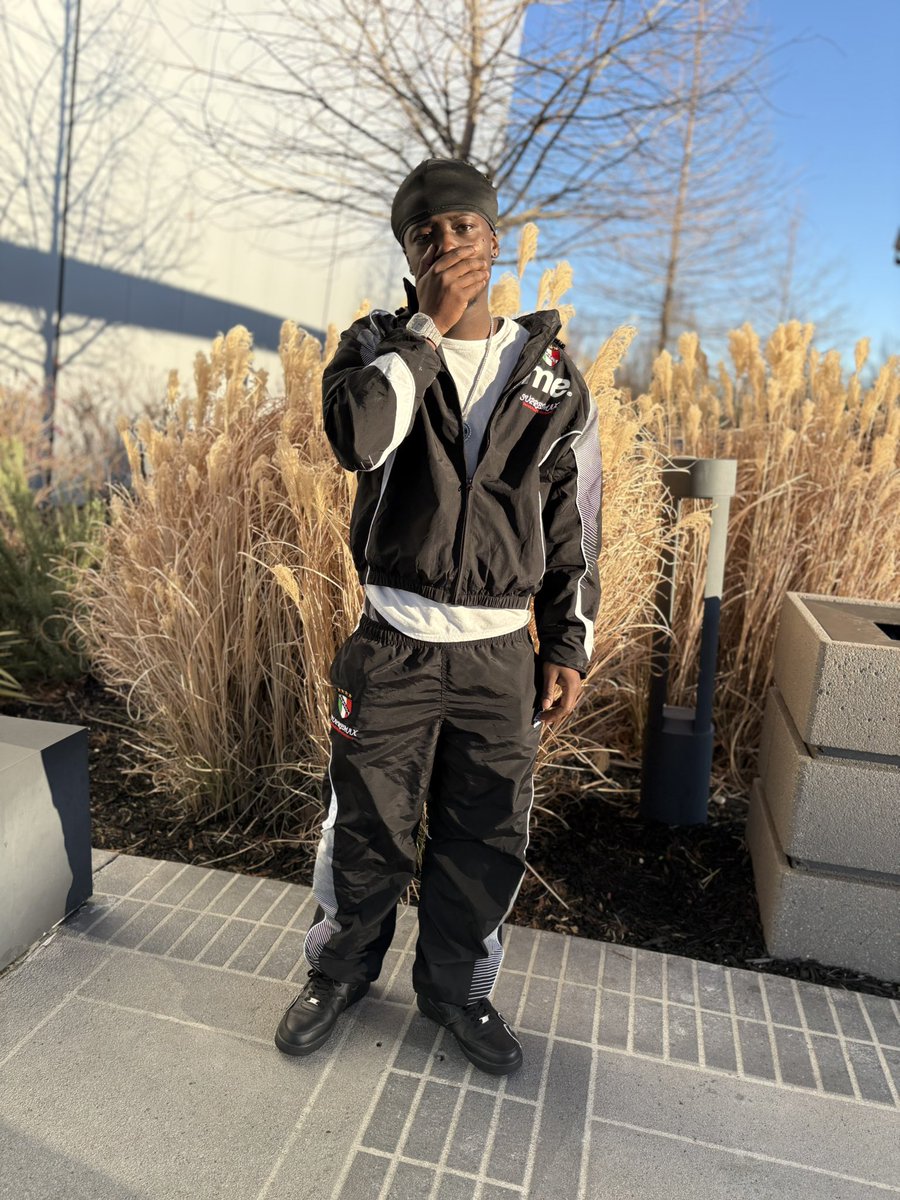 brokeasf462's tweet photo. wish me one❤️‍🔥 https://t.co/TAJjpJsf3O