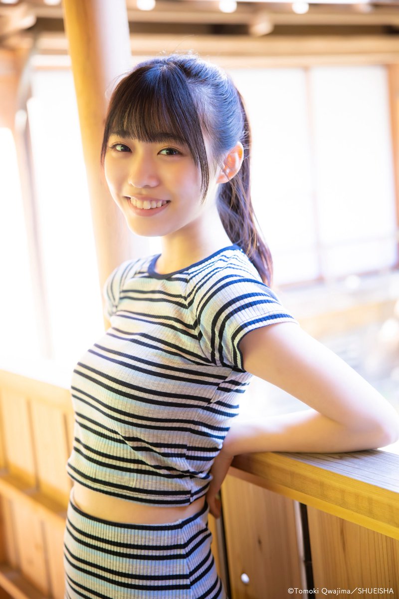 g_youngjump's tweet photo. ⋰
YJ6＆7号センターグラビア掲載記念！！
#本日のあみちゃん オフショ企画Day3🎀♡
⋱

本誌のカットでは葉っぱを頭にのせていましたが、
チェックしていただけましたか👀❓

オフショットはInstagramのストーリーでも公開中！
Xと違うオフショを投稿しておりますので、
ぜひヤンジャンのインスタもチェックしてください🥳
Instagram➡︎gr_youngjump_official

#金澤亜美 #僕が見たかった青空 
@BOKUAOofficial