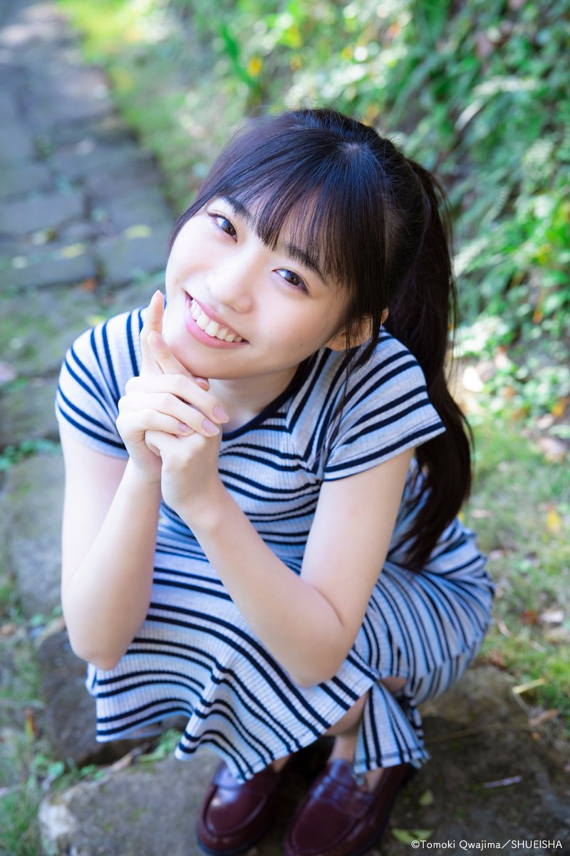 g_youngjump's tweet photo. ⋰
YJ6＆7号センターグラビア掲載記念！！
#本日のあみちゃん オフショ企画Day3🎀♡
⋱

本誌のカットでは葉っぱを頭にのせていましたが、
チェックしていただけましたか👀❓

オフショットはInstagramのストーリーでも公開中！
Xと違うオフショを投稿しておりますので、
ぜひヤンジャンのインスタもチェックしてください🥳
Instagram➡︎gr_youngjump_official

#金澤亜美 #僕が見たかった青空 
@BOKUAOofficial