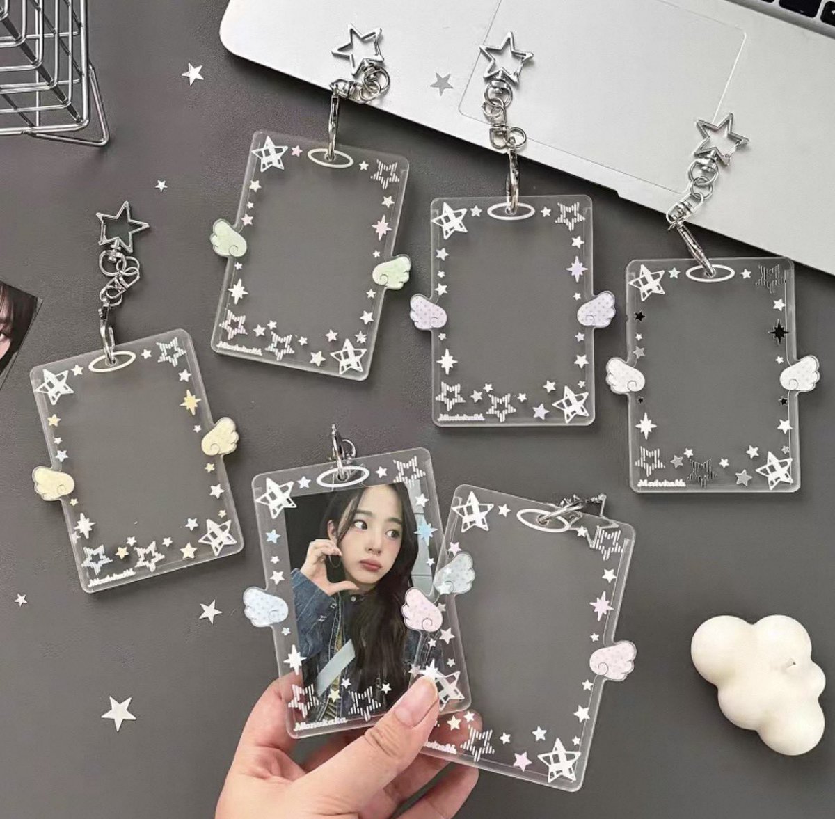 _0110mall's tweet photo. rt&amp;follow สุ่มแจก 4 ชิ้น (สุ่มลาย)

Acrylic Photocard Holder Keyring

เก็บรอบเดียว 🚚 ส่งกลับรถ

ชิ้นละ 50 ฿ ราคาเดียวทุกลาย
📮 ค่าส่งเหมา ems 35 ฿

สั่งซื้อ ₍ᐢ..ᐢ₎♡̷ https://t.co/LmabYTwqLD

ปิดรับ 31/1 เวลา 20.30 น.
#ตลาดนัดเฟรมการ์ด #พรีออเดอร์จีน https://t.co/dwmQHfJS4R