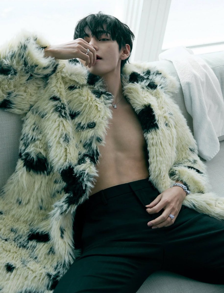 taeguide's tweet photo. [INFO] Taehyung IG post (now deleted) 

“GQ @/kimheejune” 

TAEHYUNG CAME HOME OMG https://t.co/h92xTqoisH