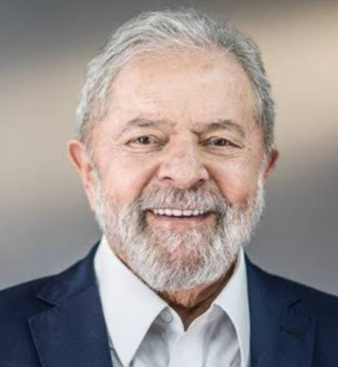 vinicios_betiol's tweet photo. RESUMO DO DIA:

1) Lula consegue fechar acordo do Mercosul com a União Europeia.

2) Parlamentares dos EUA convocam coletiva de imprensa pra falar sobre o caso do ET de Varginha.

3) Fundos da Faria Lima investigados por ligação com o PCC aparecem em investigação do Banco Master.

4) Administrador do Grupo Léo Dias, Luiz Bacci e Alfinetei podem estar envolvidos em escândalo das milícias digitais do Banco Master.

5) Ditador Donald Trump afirma que anexará a Groelândia do jeito fácil ou difícil.

6) Inflação fecha o ano abaixo do teto e produtos ficam mais acessíveis.
