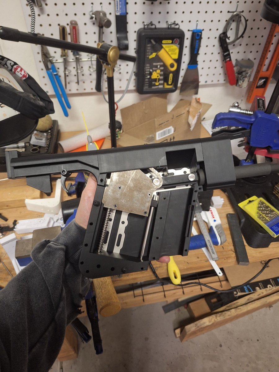 FossSkelli's tweet photo. 3d vector update, got the trigger and bolt mechanisms to work, I need to test the ejector and make the metal bolt next. Test fire soon, hopefully

#fosscad #3d2a https://t.co/Rg7vKtPzXm